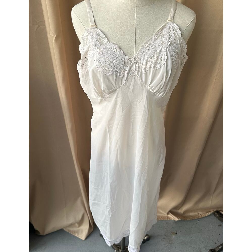 Vintage Lady Lynne Off White, Lace Trimmed, Long, Slip- M approximately